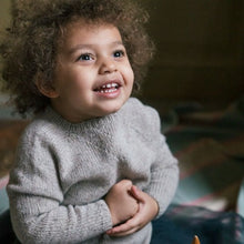 Cargar imagen en el visor de la galería, LIBRO MAKING MEMORIES: Timeless knits for children.