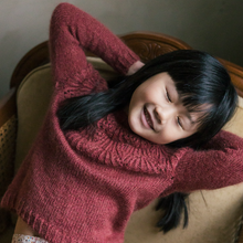 Cargar imagen en el visor de la galería, LIBRO MAKING MEMORIES: Timeless knits for children.