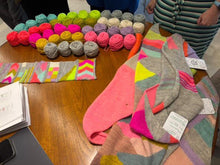 Cargar imagen en el visor de la galería, Clase: INTARSIA CON AIMÉE GILLE