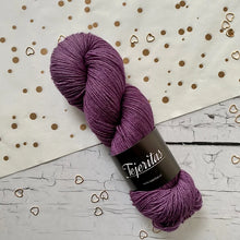 Cargar imagen en el visor de la galería, MERINO SOCK FINGERING TEJERITAS