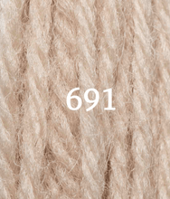 Cargar imagen en el visor de la galería, LANA TAPICERIA 10M