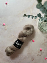 Cargar imagen en el visor de la galería, LANA SILK MOHAIR TEJERITAS
