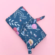 Cargar imagen en el visor de la galería, ESTUCHE LAZO MANTITHA
