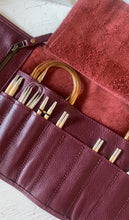 Cargar imagen en el visor de la galería, ESTUCHE ORGANIZADOR 100% CUERO
