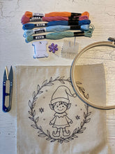 Cargar imagen en el visor de la galería, KIT BORDADO COLECCION CASCANUECES
