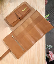 Cargar imagen en el visor de la galería, ESTUCHE ORGANIZADOR 100% CUERO
